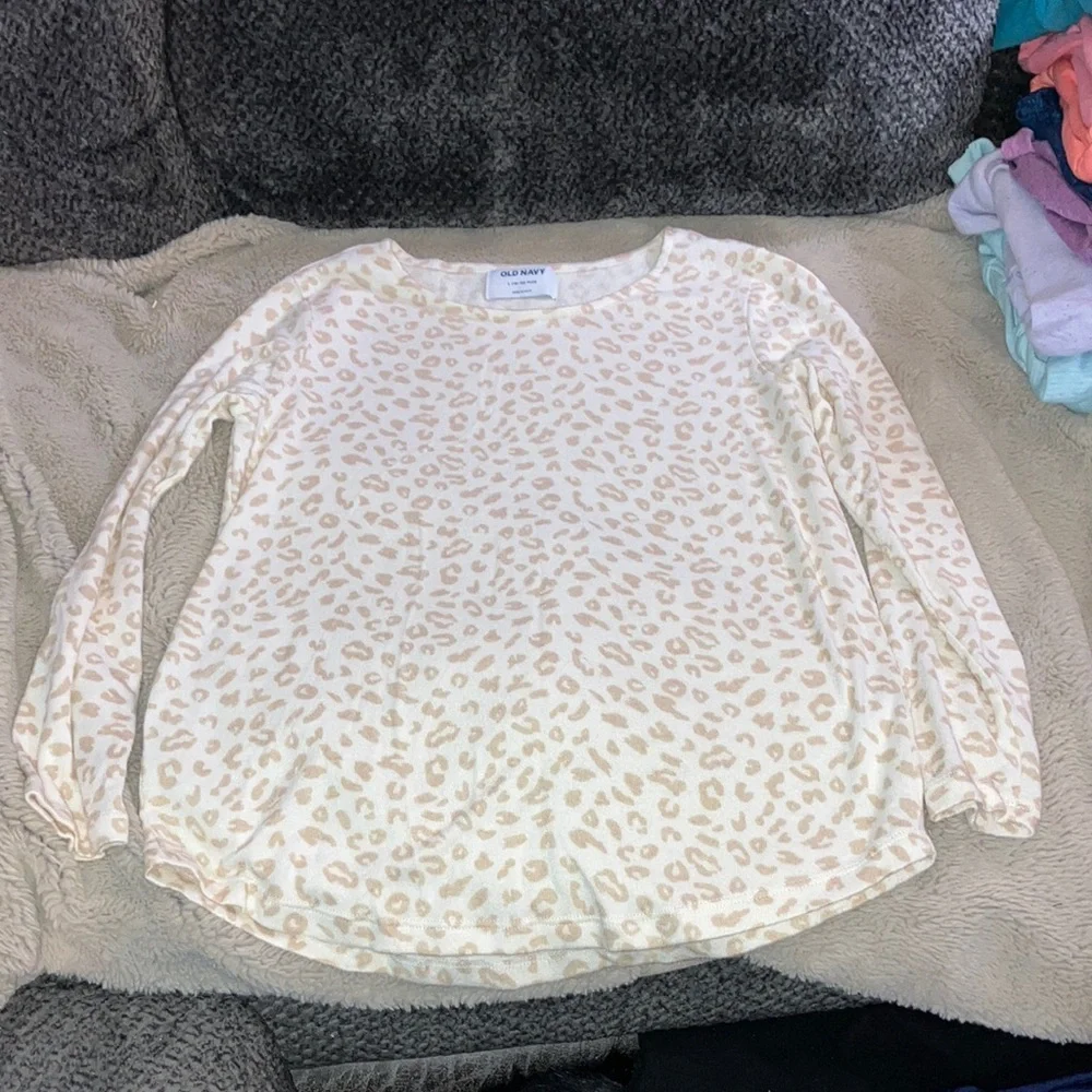 🎉4 for $20 Old Navy Super Soft Long Sleeve Crewneck, Girls Large (10/12) Plus